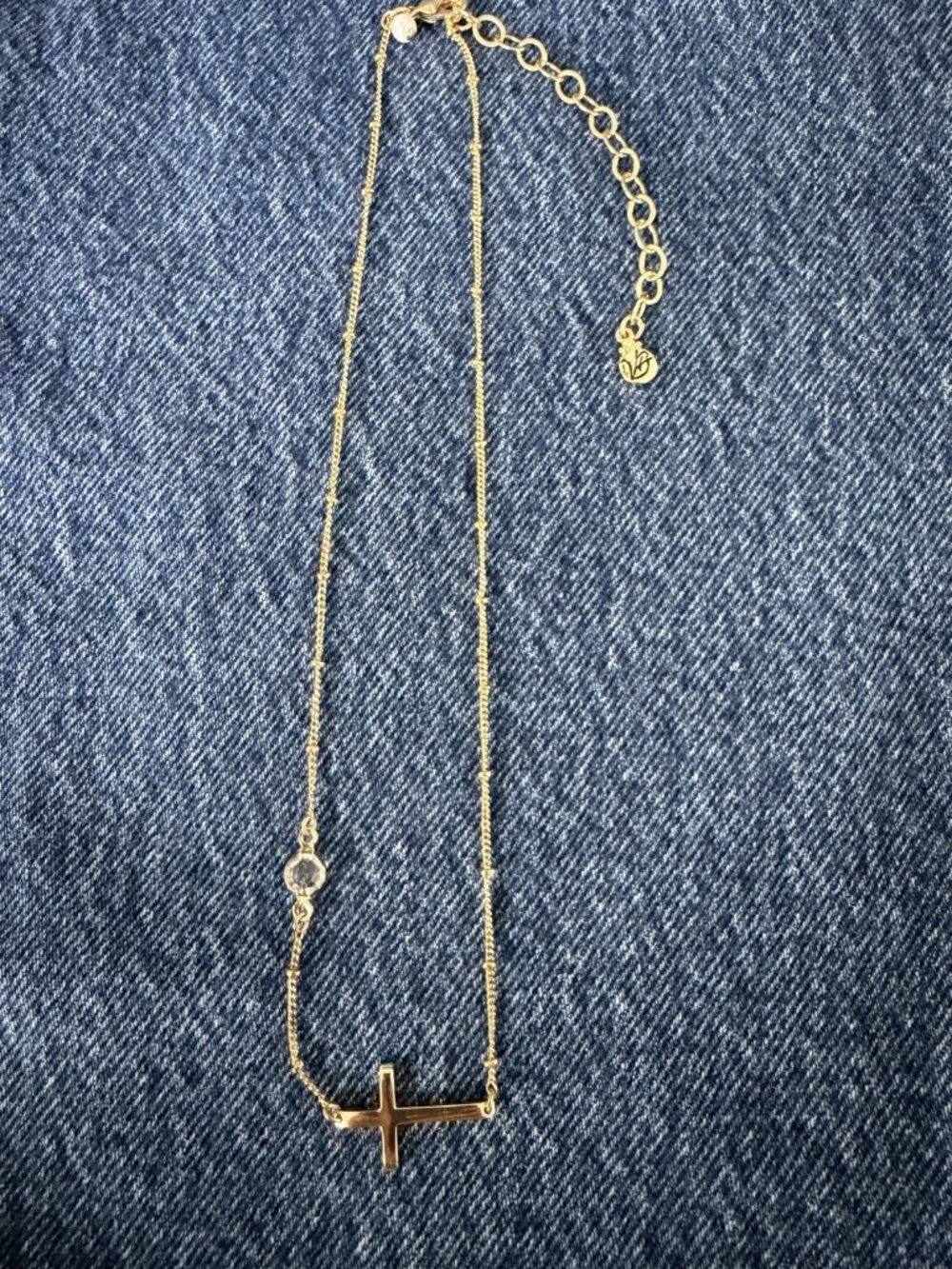 Vera Bradley Gold Tone Cross Necklace 16” with 3” Extender, Religious